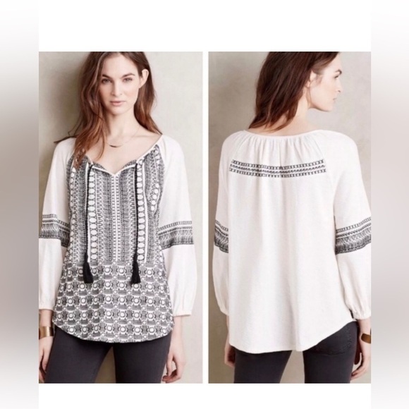 Anthropologie Akemi+kin 3/4 Sleeve Embroidered front White Top Size Xs - Picture 1 of 9